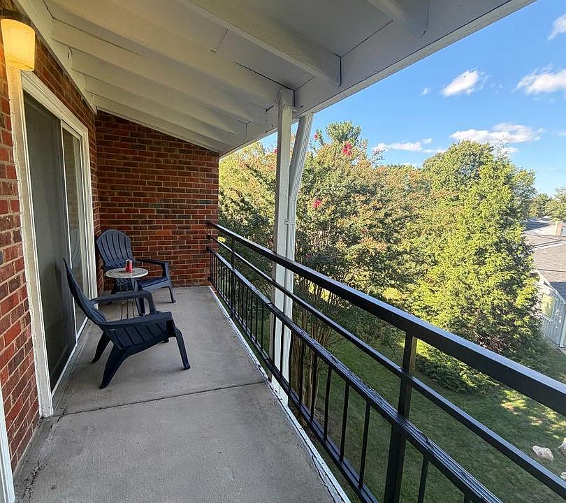 1st image of 15301 Wallbrook Ct #48-3F