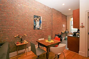 Rented by R New York