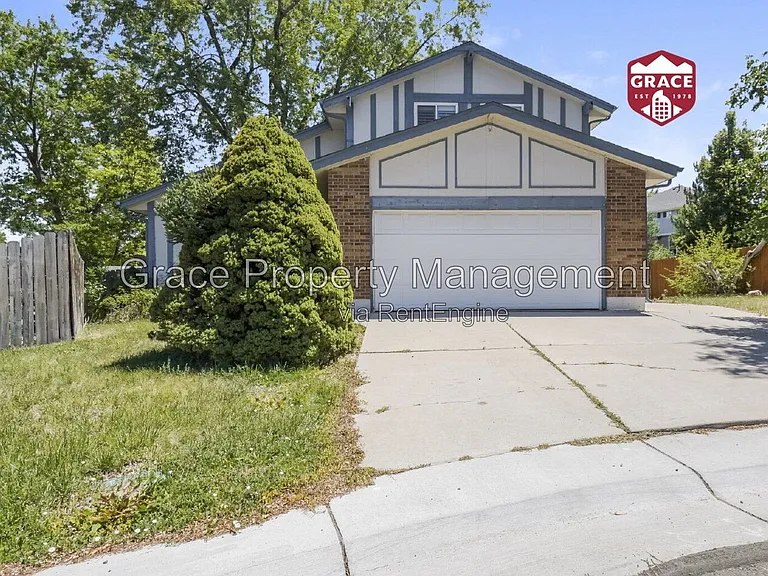 10870 Stuart Cir — Photo 1
