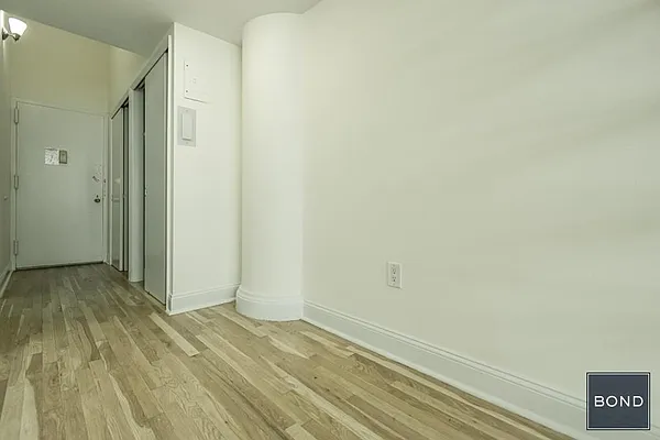 Rented by Bond New York | media 12