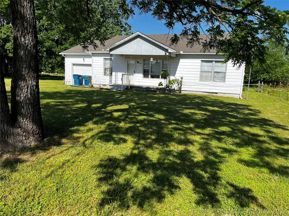 966 N 12th St, Hartshorne, OK 74547