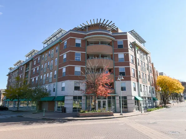 400 Village Cir Unit 106, Willow Springs, IL 60480