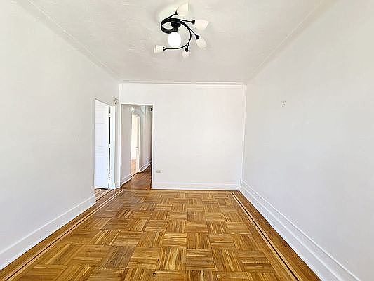 5th image of 3030 Holland Ave #10A