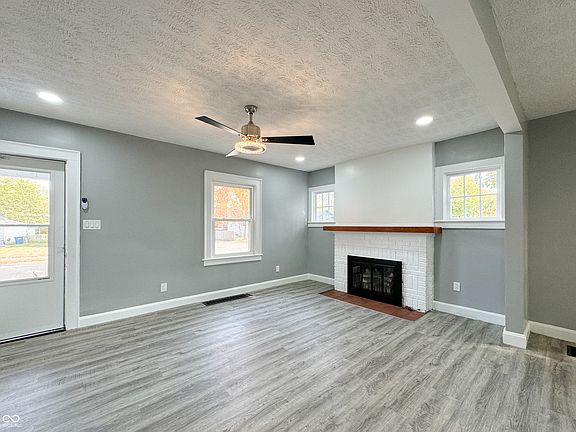 3rd image of 2379 Putnam St