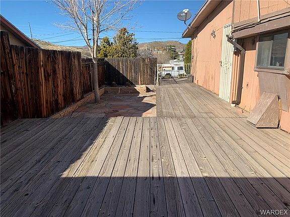 3rd image of 410 Goldroad Ave