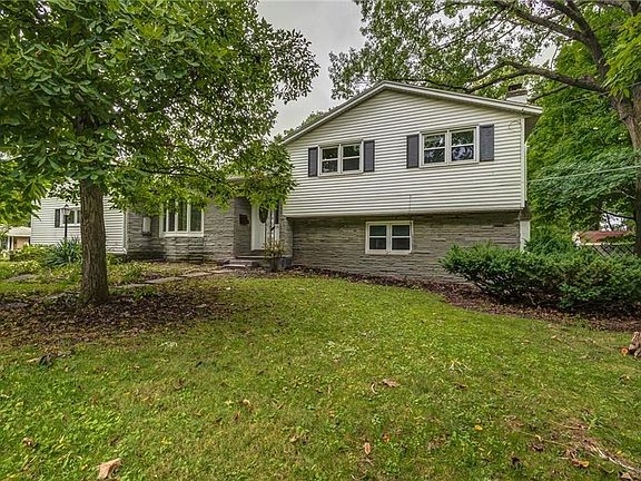 Stone and Vinyl Siding