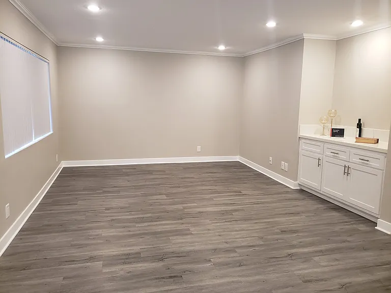 4225 Longridge Ave — Photo 43
