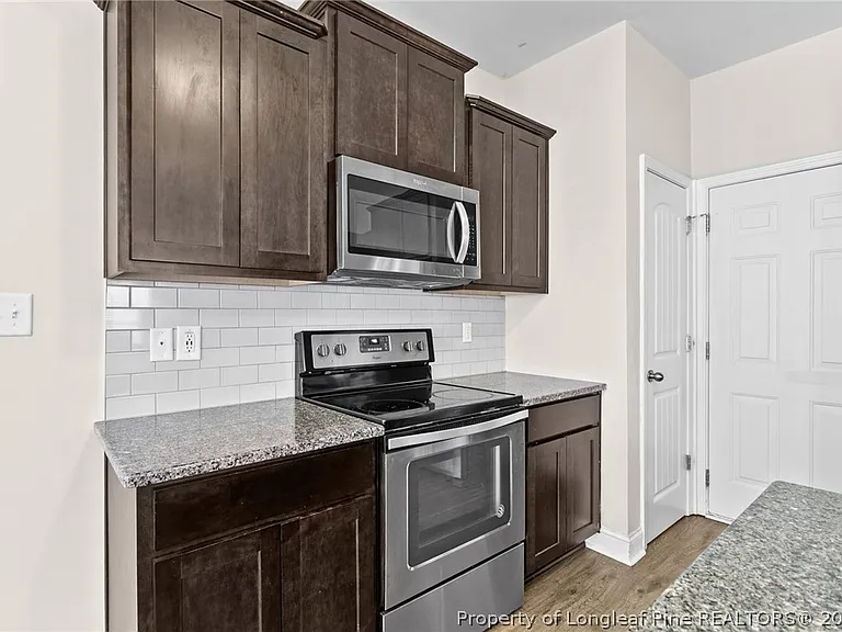 181 Brentmoor Dr — Photo 5