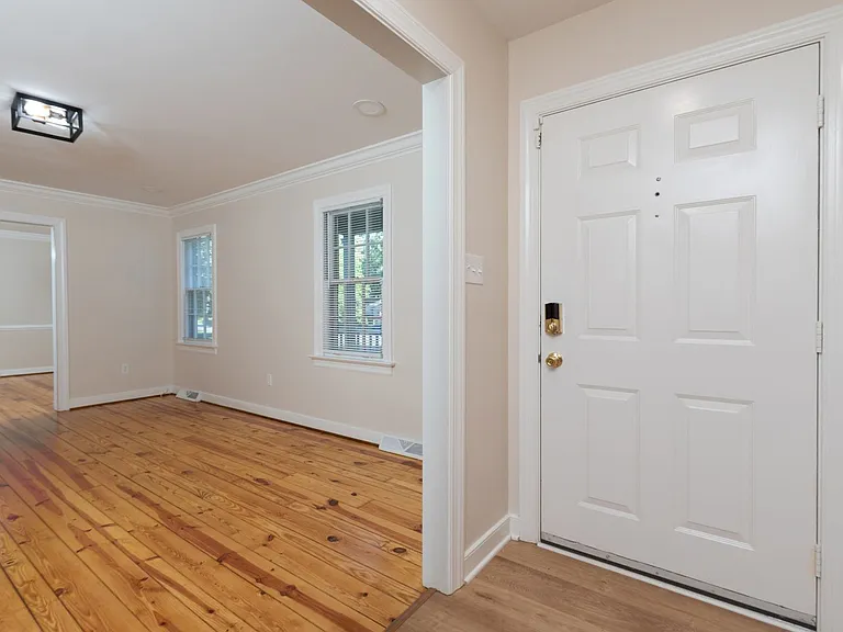 4329 Deertrail Dr N — Photo 7