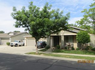 684 S Apple Ave, Reedley, CA 93654
