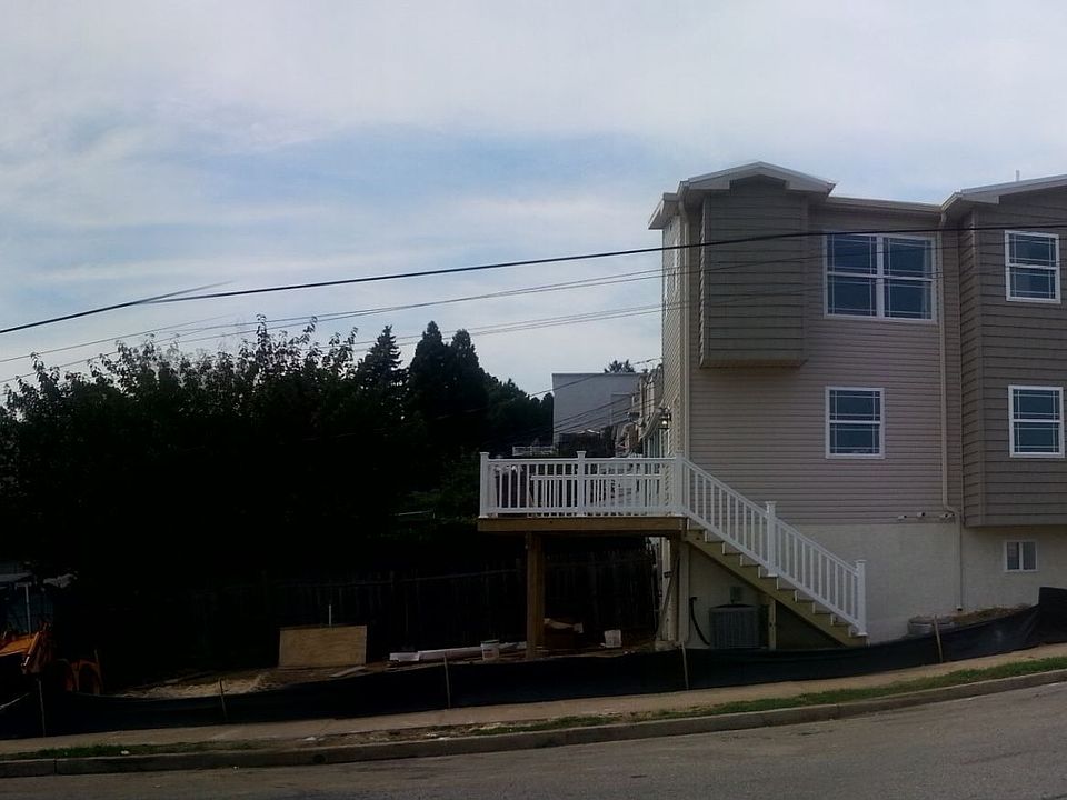 2nd image of 349 E 8th Ave