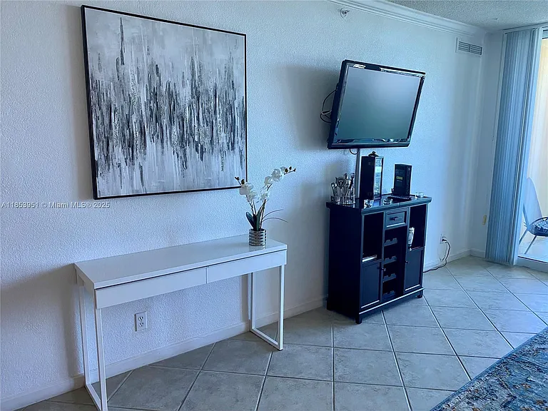 2501 S Ocean Dr #828 — Photo 31
