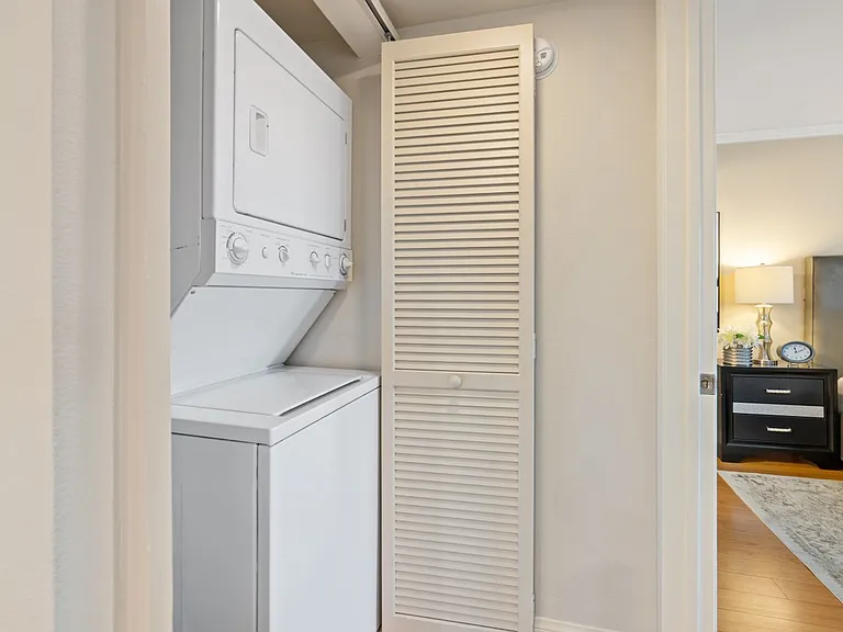 5500 Owensmouth Ave #331 — Photo 15