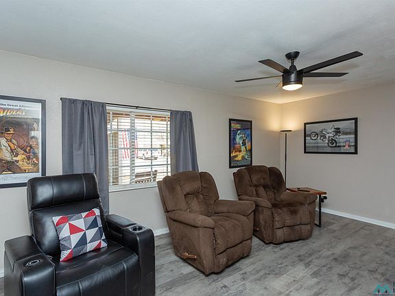 4th image of 1007 W Clayton Ave