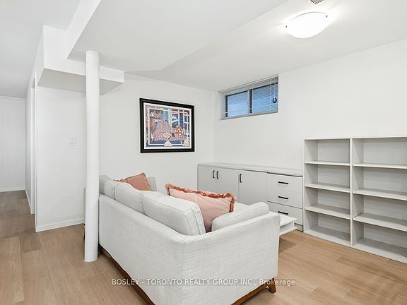 3rd image of 146 Earlscourt Ave