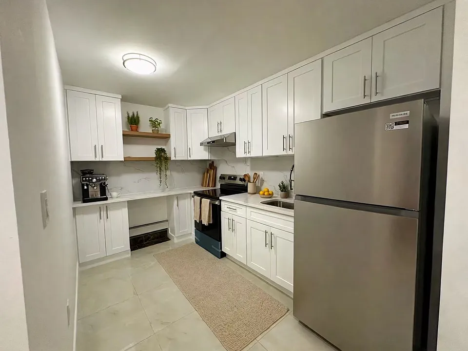256th St