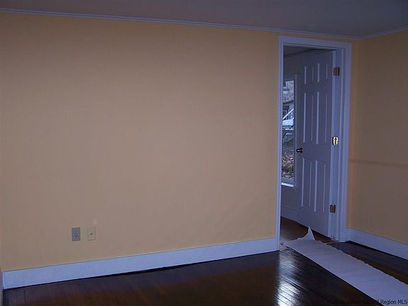 5th image of 23 N Franklin St