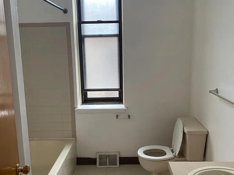 1703 W Diamond St #2 — Photo 9