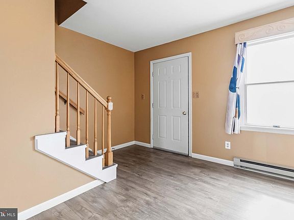 3rd image of 14 Cranfield Ct