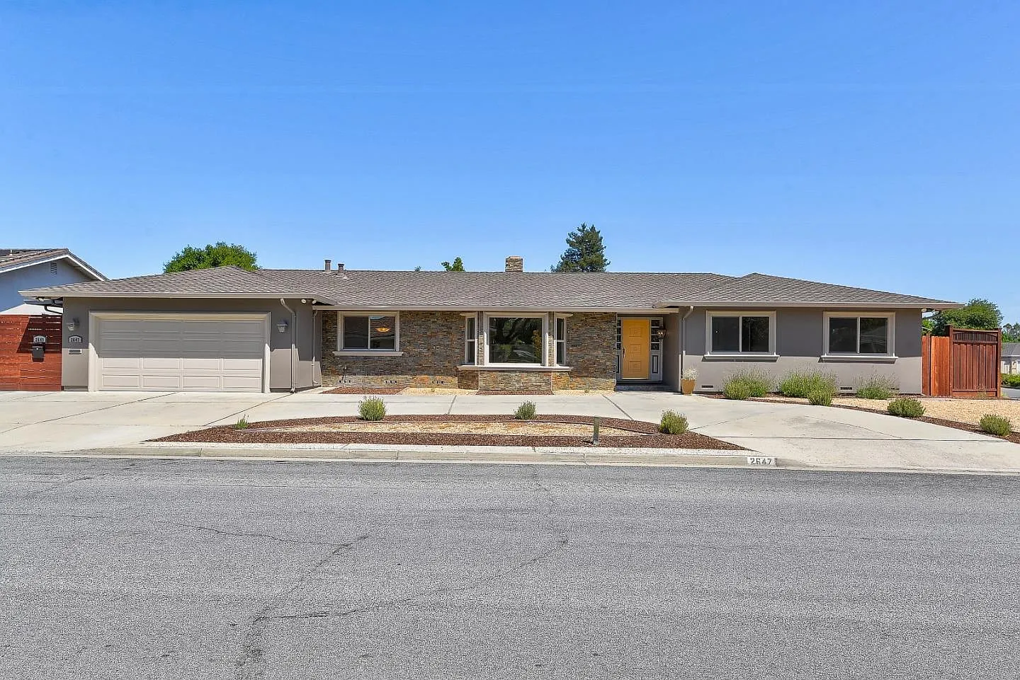 2647 Birchtree Ln photo 1