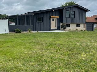 357 Hillcrest Ave, Batesville, IN 47006