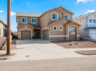 132 S Manzanita Dr, El Paso, TX 79928