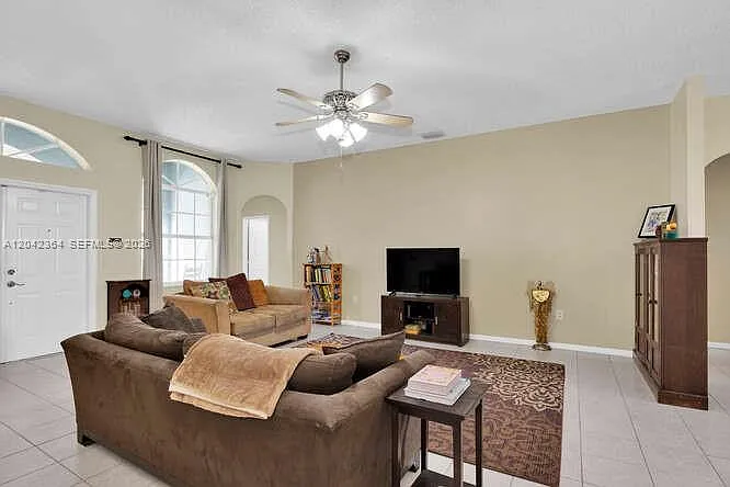 2405 SE 5th Ct — Photo 11