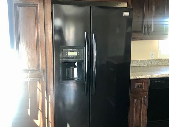 3rd image of 1639 Colby Ave #4