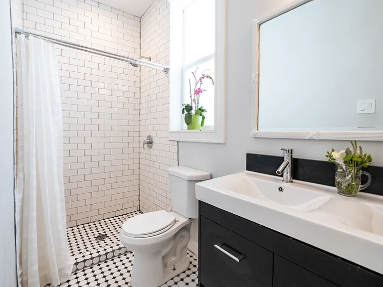 1037 S Racine Ave #3R — Photo 8