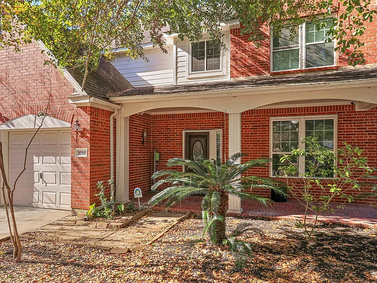 20510 Pioneer Bend Ct — Photo 2