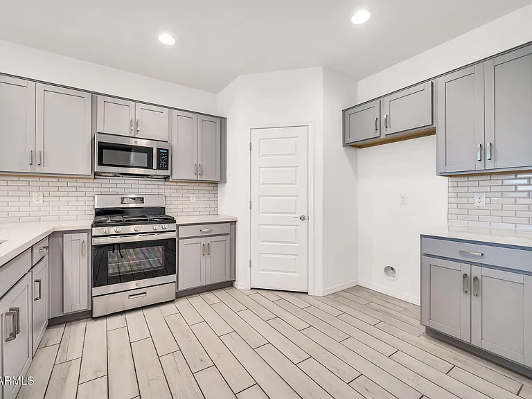 8830 W Pasadena Ave — Photo 3