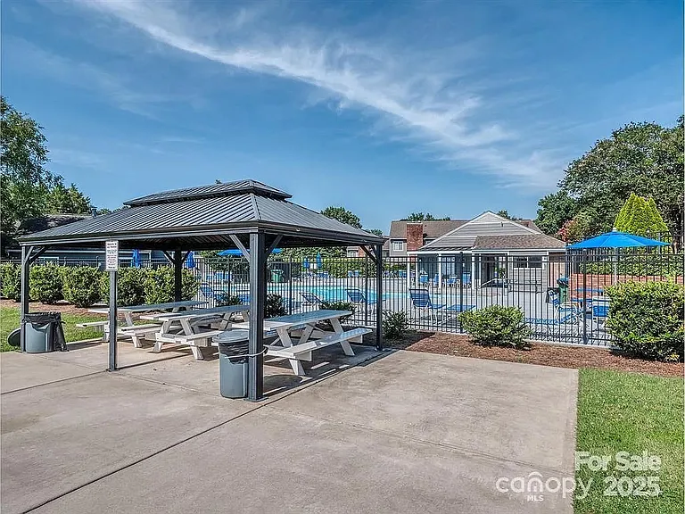 2916 Heathstead Pl — Photo 25