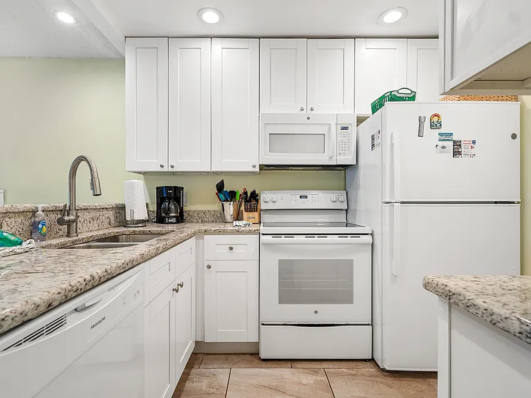 230 Medallion Blvd #E — Photo 8