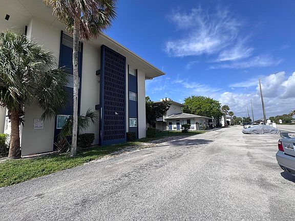 2nd image of 1150 E Sample Road