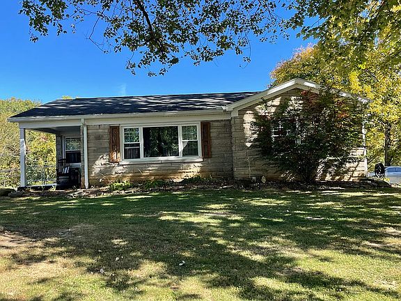 3rd image of 13321 Woodland Ln