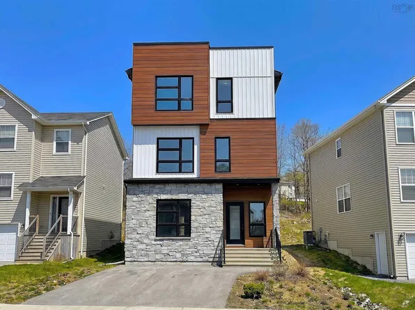 58 Wakefield Ct, Halifax, NS B4E 0H1