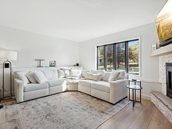 2nd image of 384 Highwood Drive Cir