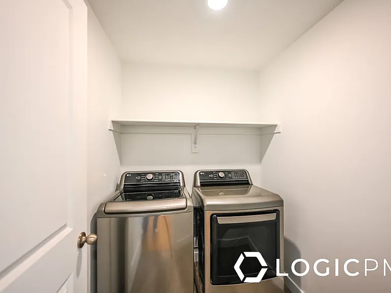 754 W Blue Magic Ln #201 — Photo 14