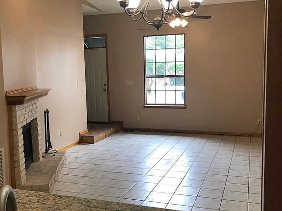 4th image of 103 Charolais St APT D