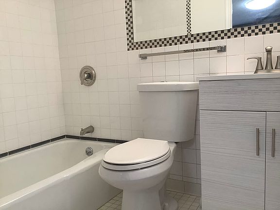 5th image of 571 Union St APT 3