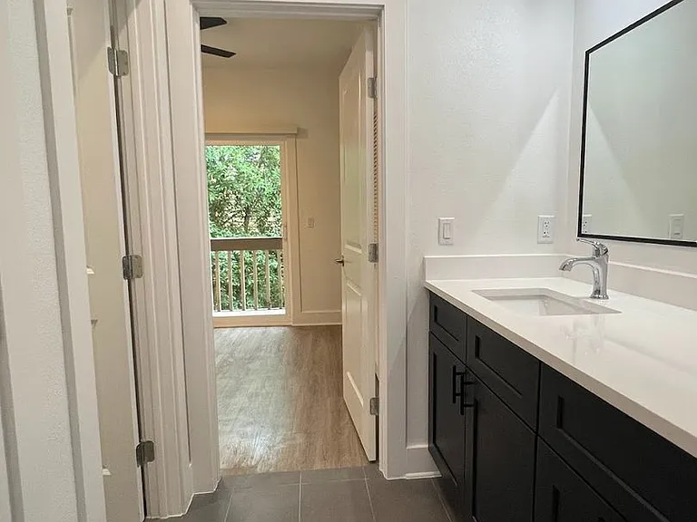 2210 Pearl St #202 — Photo 9