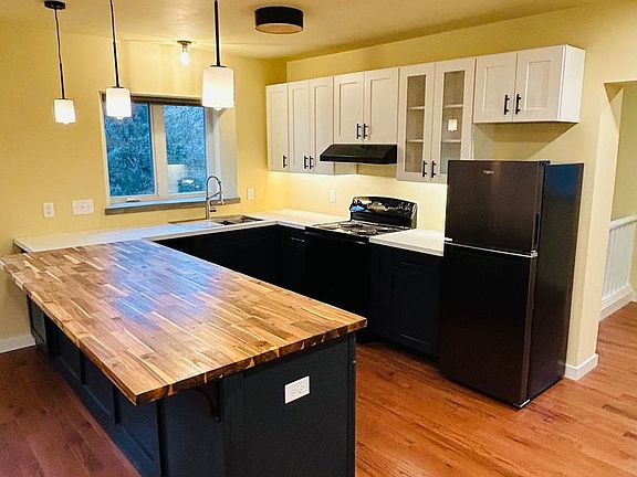 3rd image of 605 Alderson Ave #807CE8958