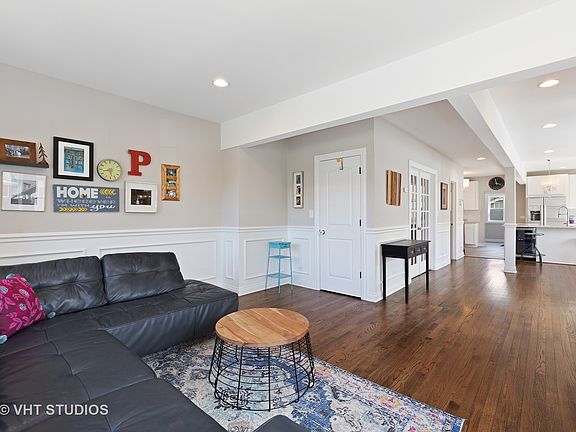 3rd image of 5447 W Hutchinson St