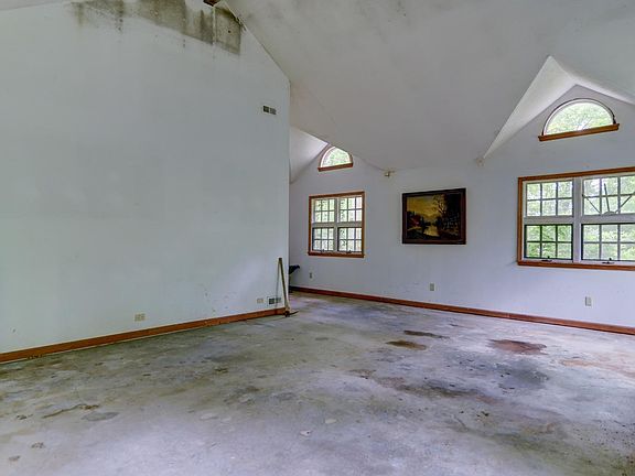3rd image of 1570 Bedford Lake Dr