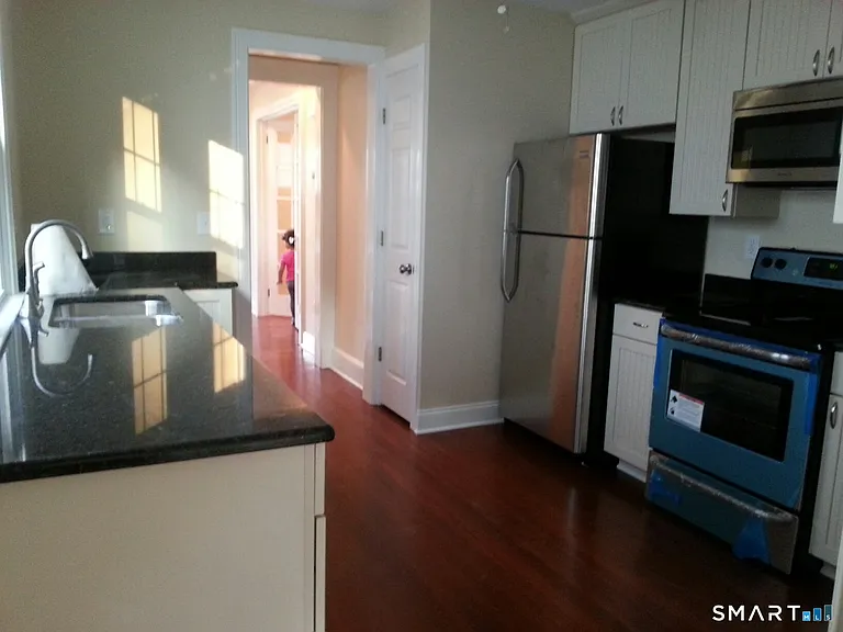 356 Townsend Ave — Photo 12