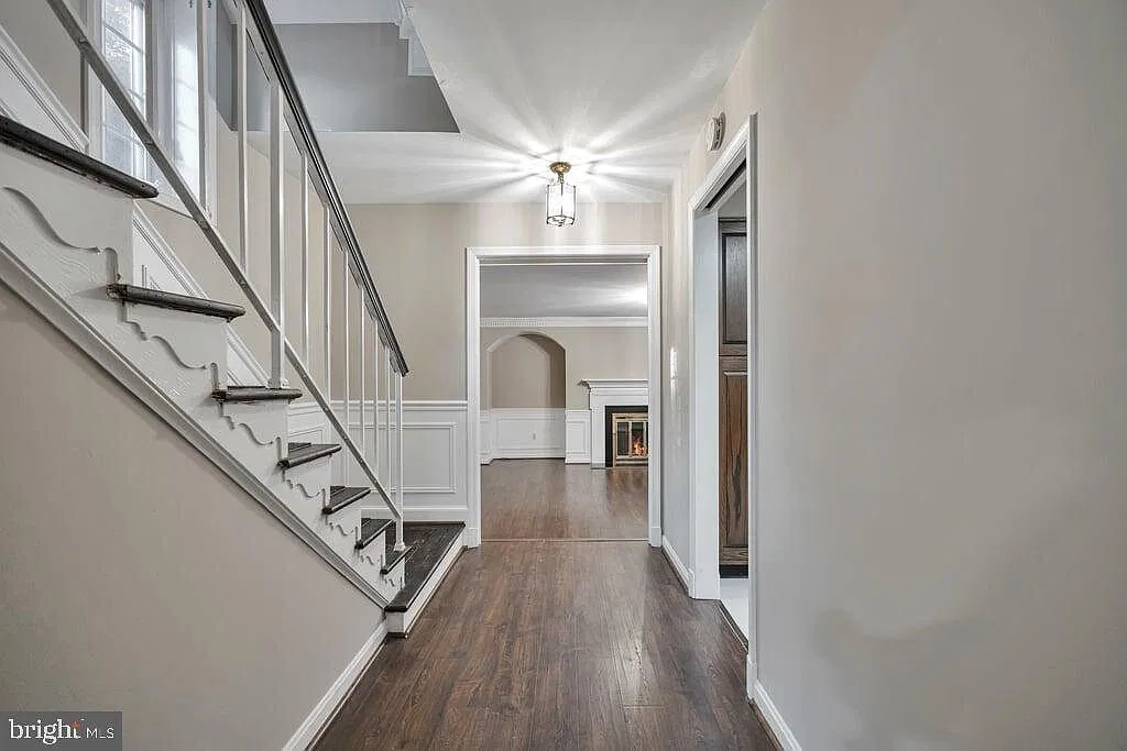 3 bed, 3.5 bath, 2562 sqft, $3,450 — Photo 4