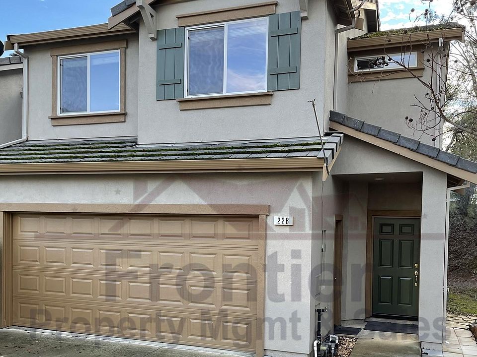1st image of 228 Bridle Point Cir