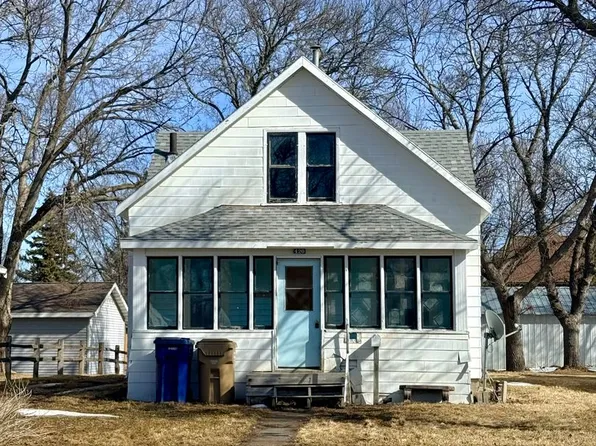 420 4th St SE, Watertown, SD 57201