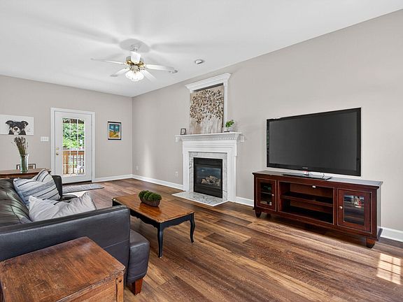 3rd image of 108 Grassy Ridge Ct