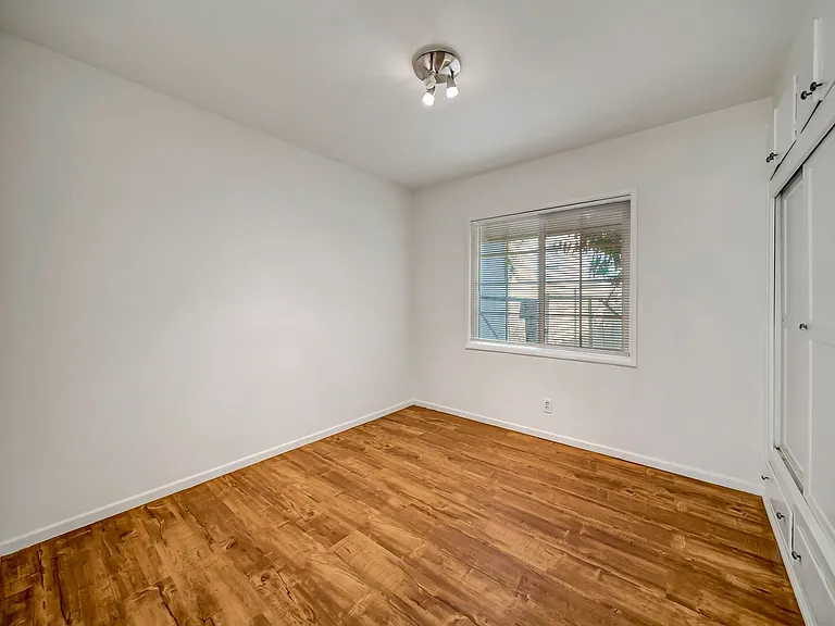 654 Patterson Ave — Photo 15